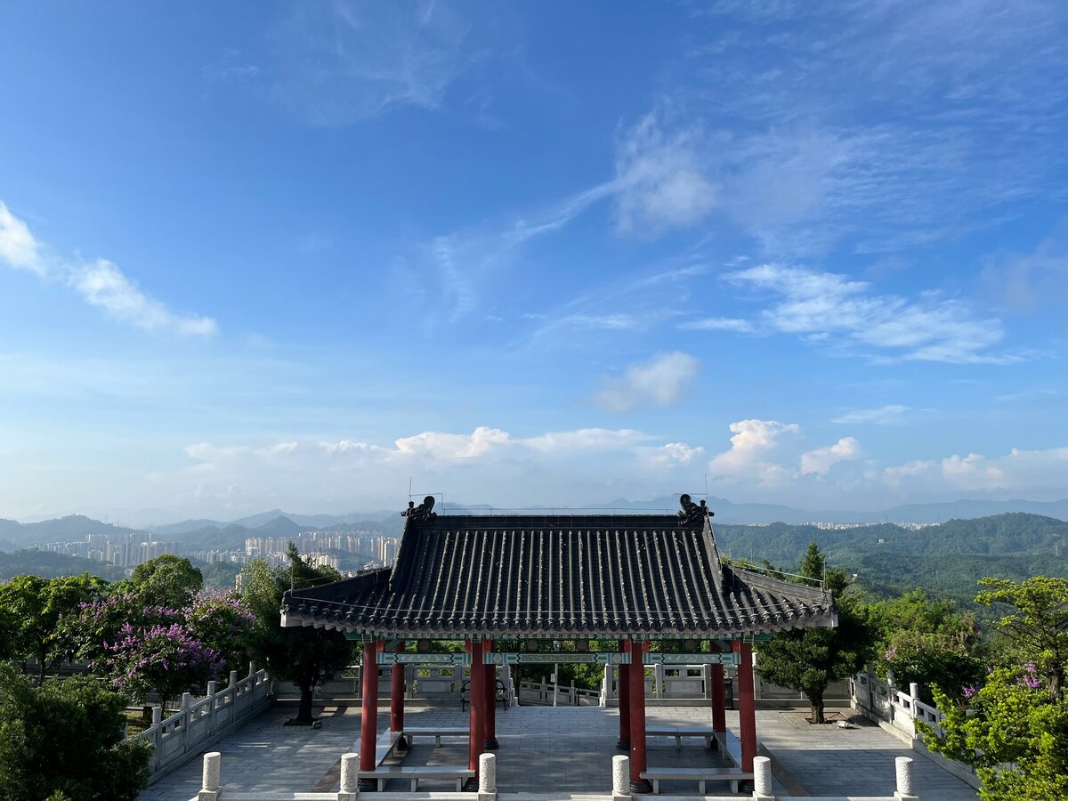 The Philosopher’s Path canal walkway in Kyoto